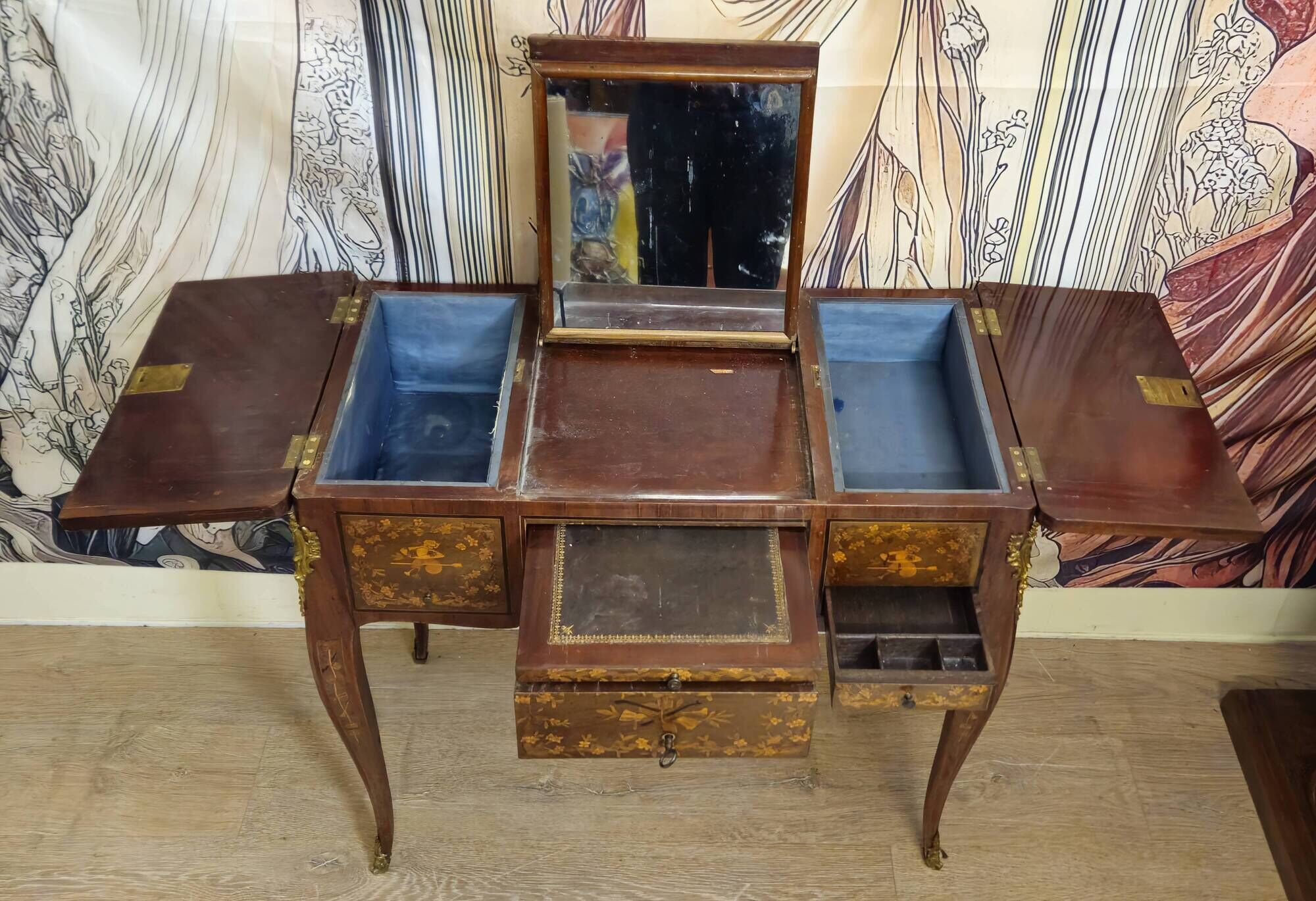 Powdered marquetry, French work from the Louis XV Transition period.