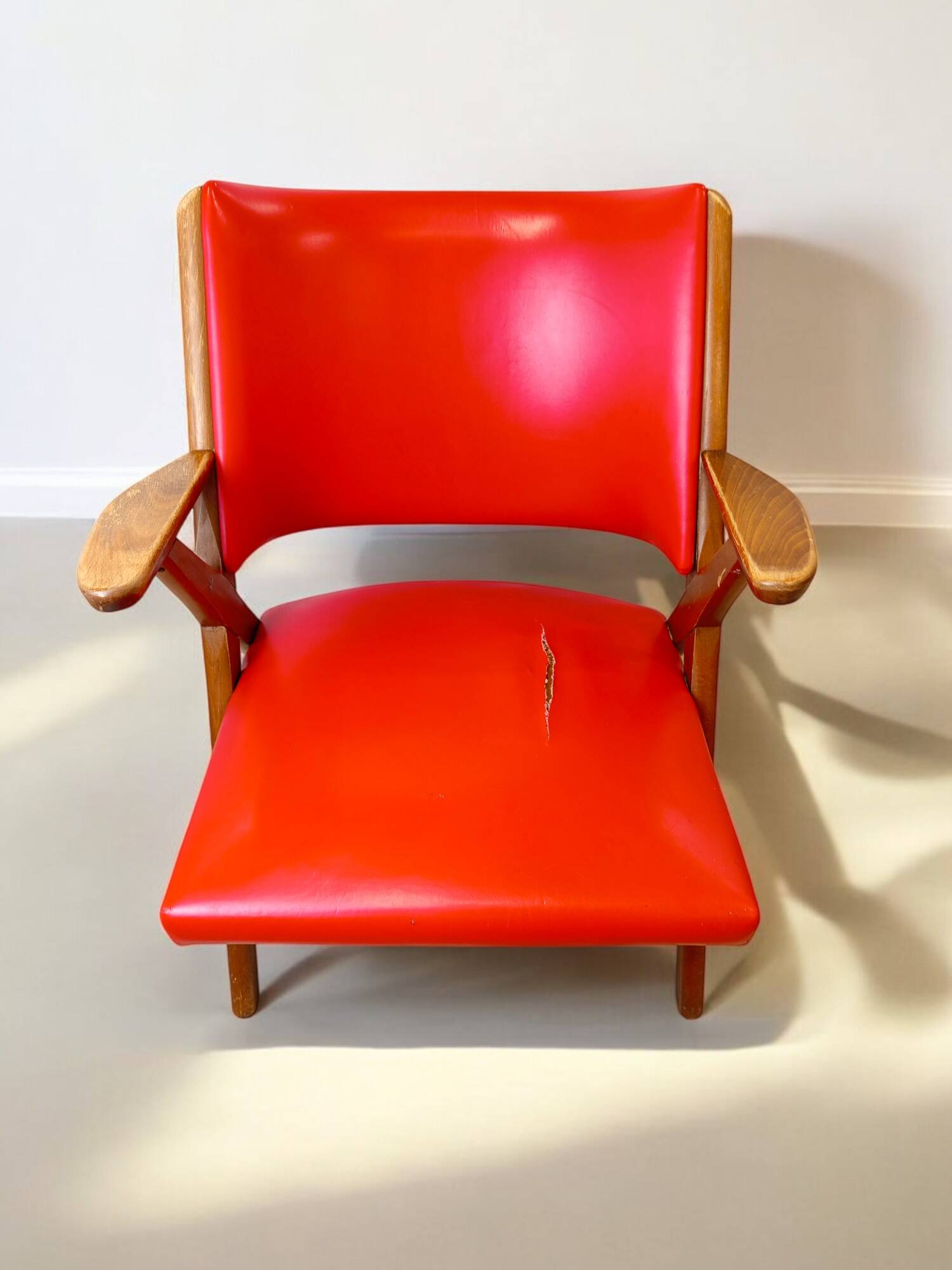 Vintage Italian armchair in Scandinavian style.