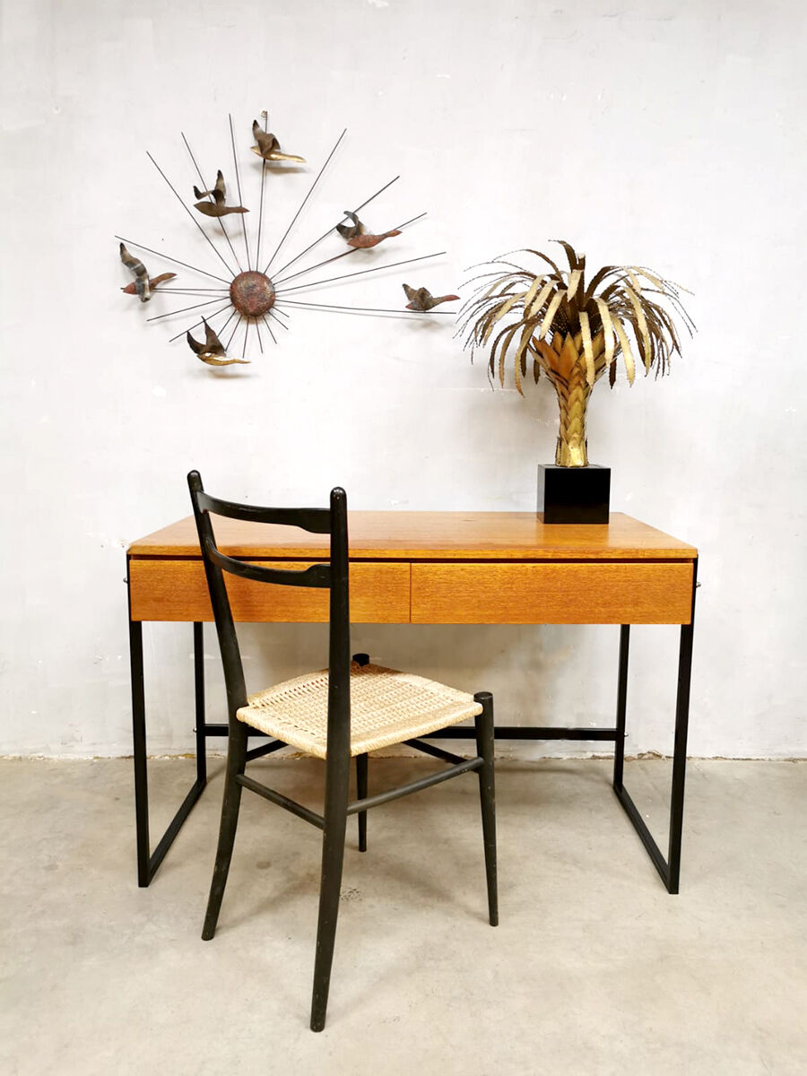 Vintage design writing desk ‘Minimalism’