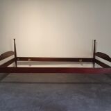 Twin/bunk beds