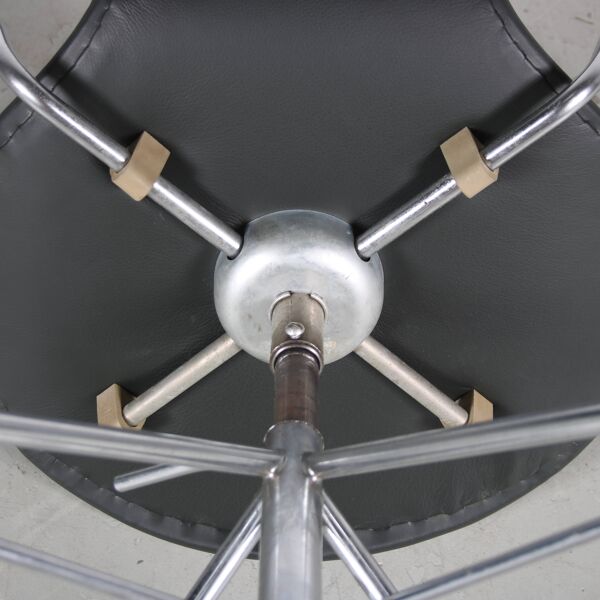 Chaise de bureau pivotante « 3217 » des années 1950 par Arne Jacobsen pour Fritz Hansen, Danemark