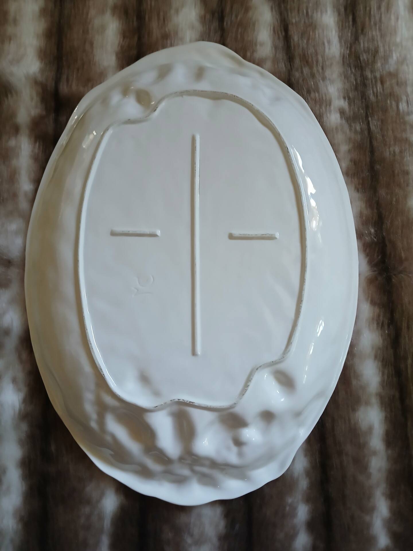 6 antique flat plates in majolica + dish