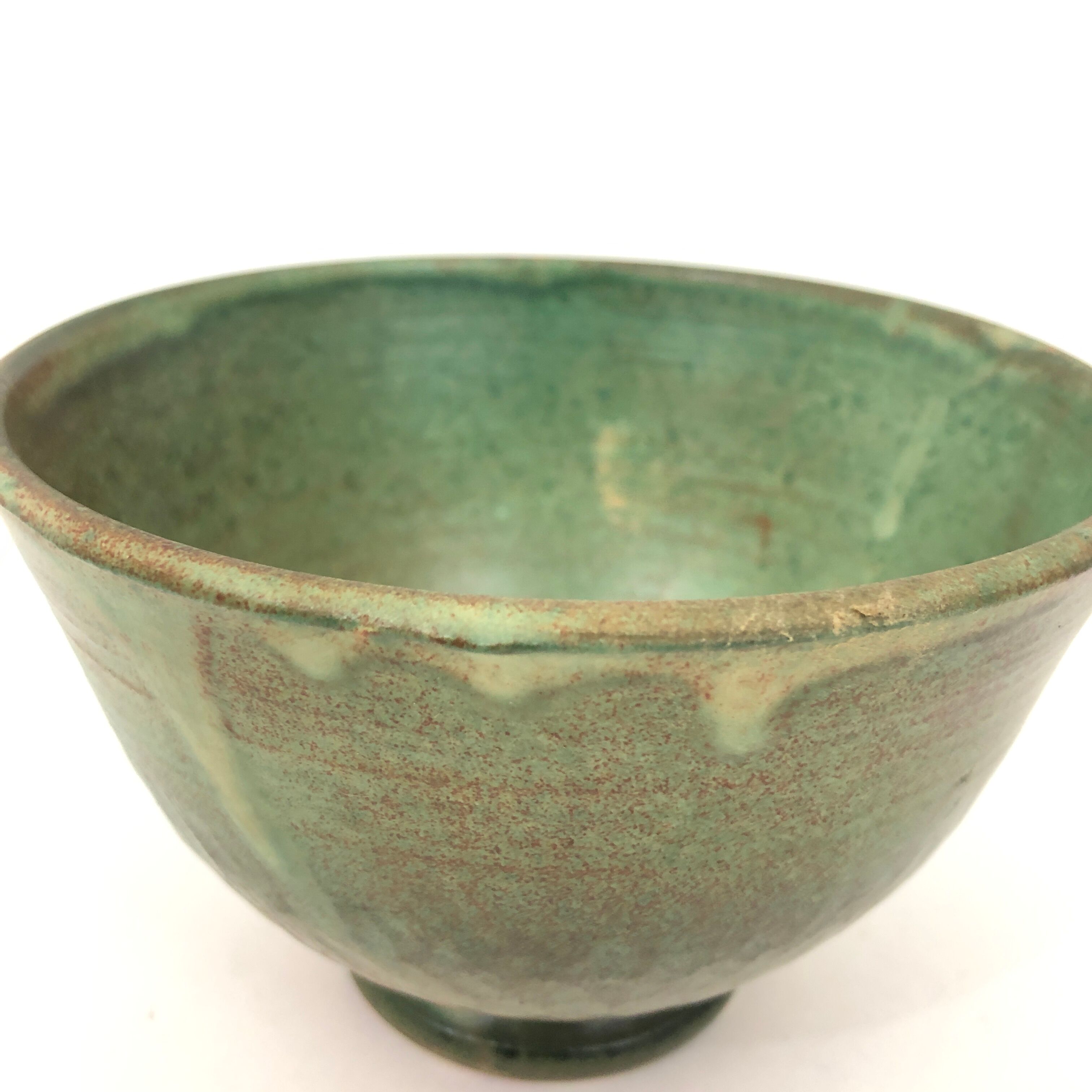 Enamelled ceramic bowl or empty pocket