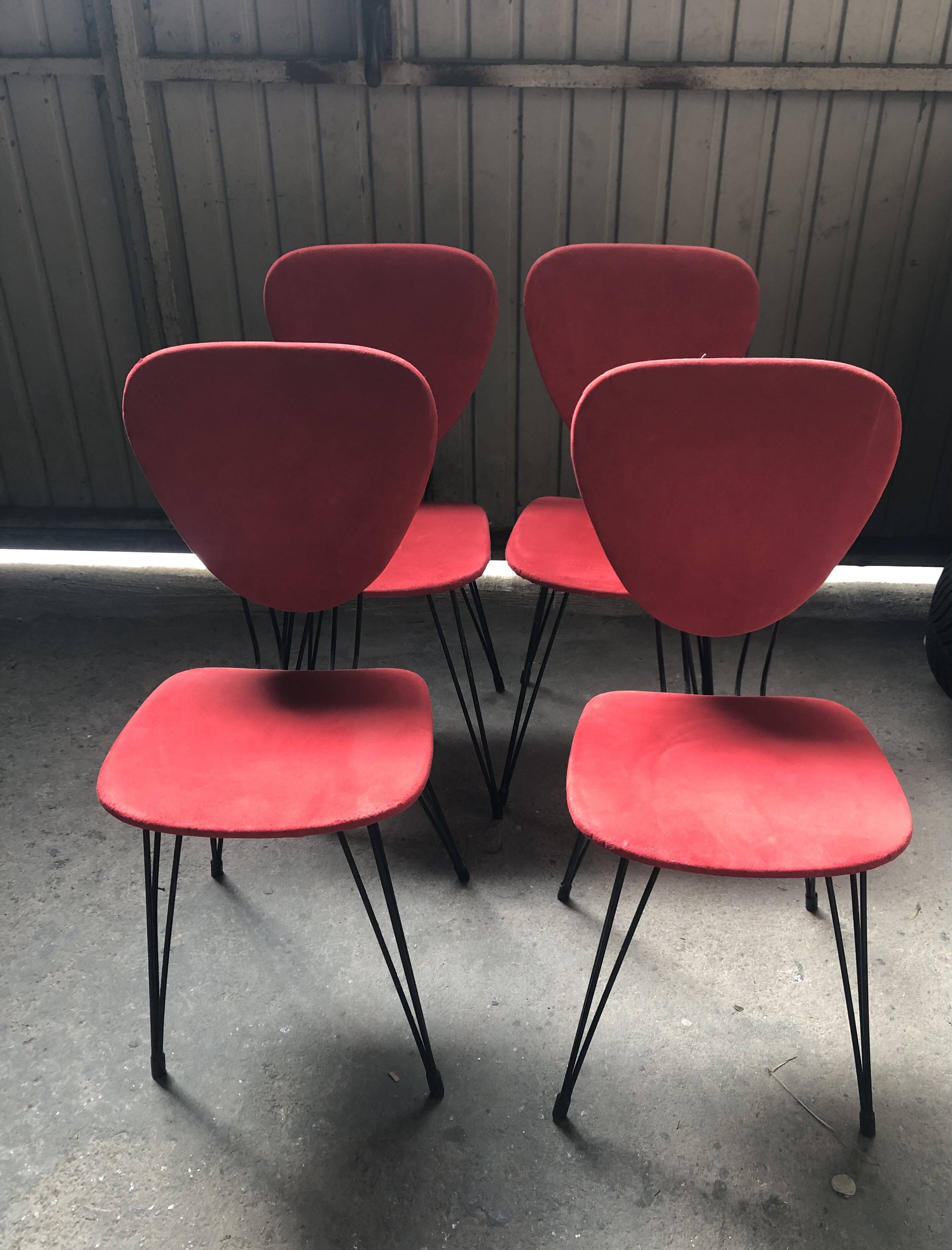 Chaises rouges vintage années 60