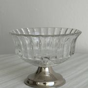 Coupe en verre épais sur pied métal