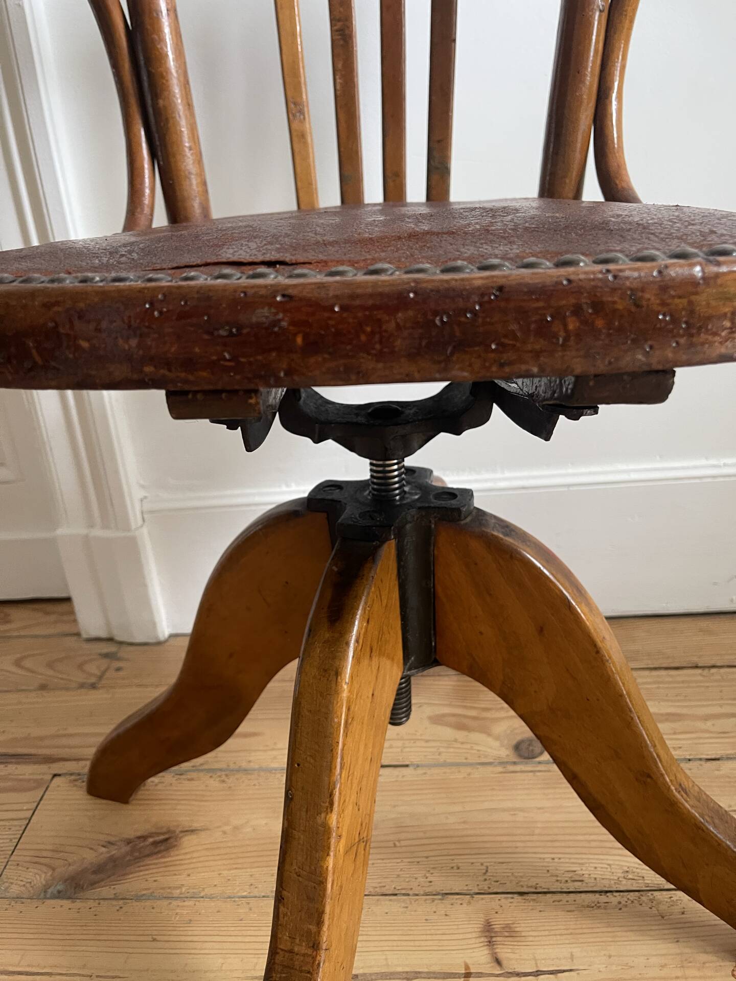 American office chair from the early 20th century.
