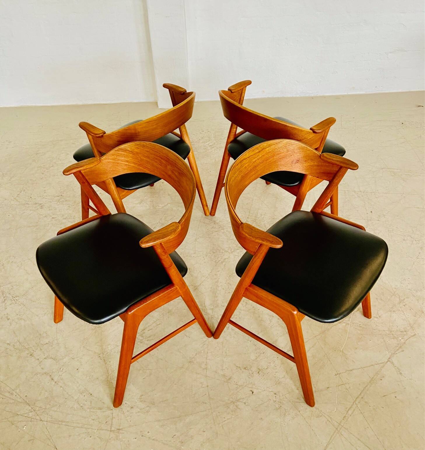 Danish vintage Kai Kristiansen model 32 chairs for Schou Andersens Møbelabrik