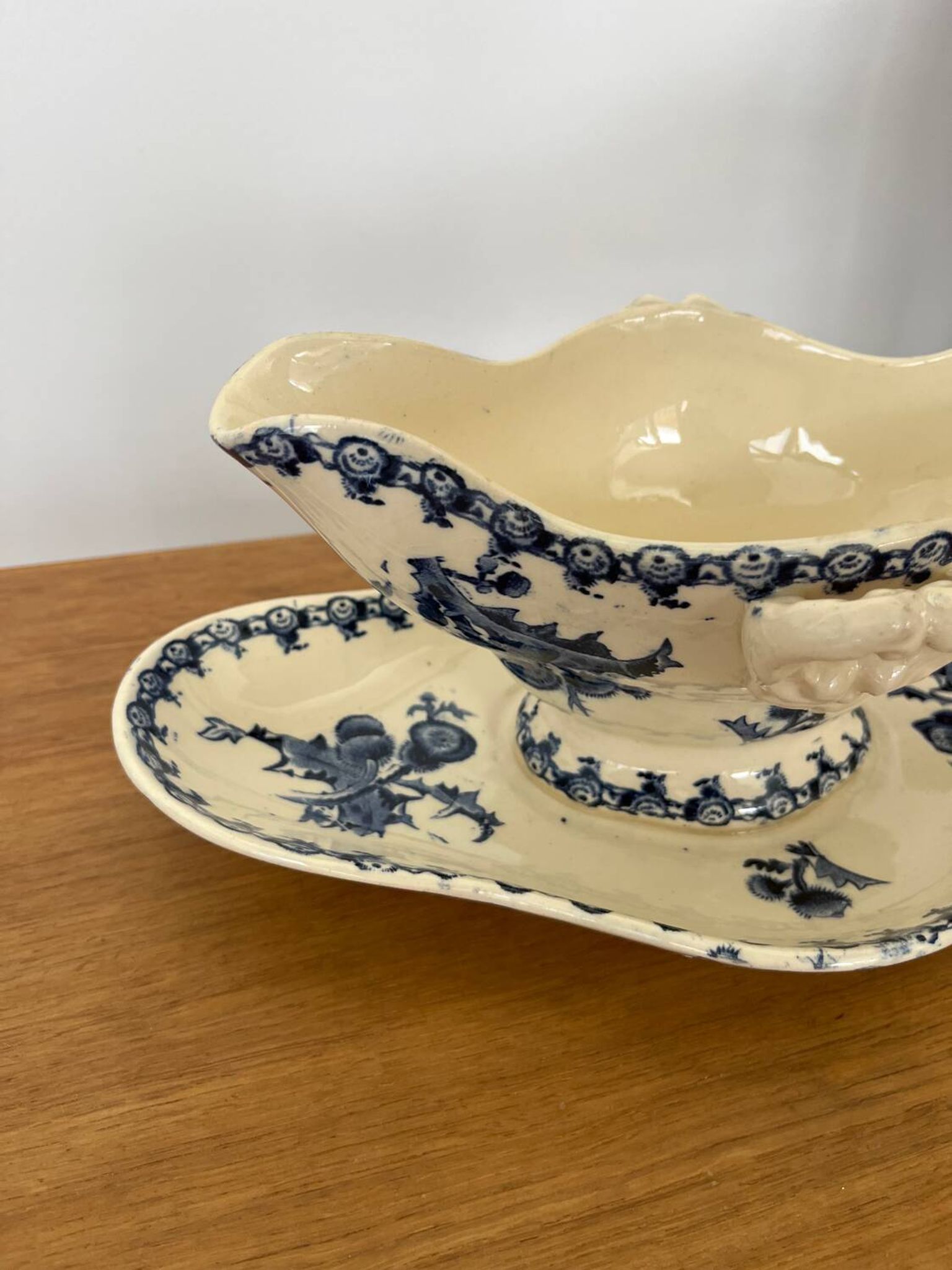 Ironstone sauce boat "Thistle" signed GIEN