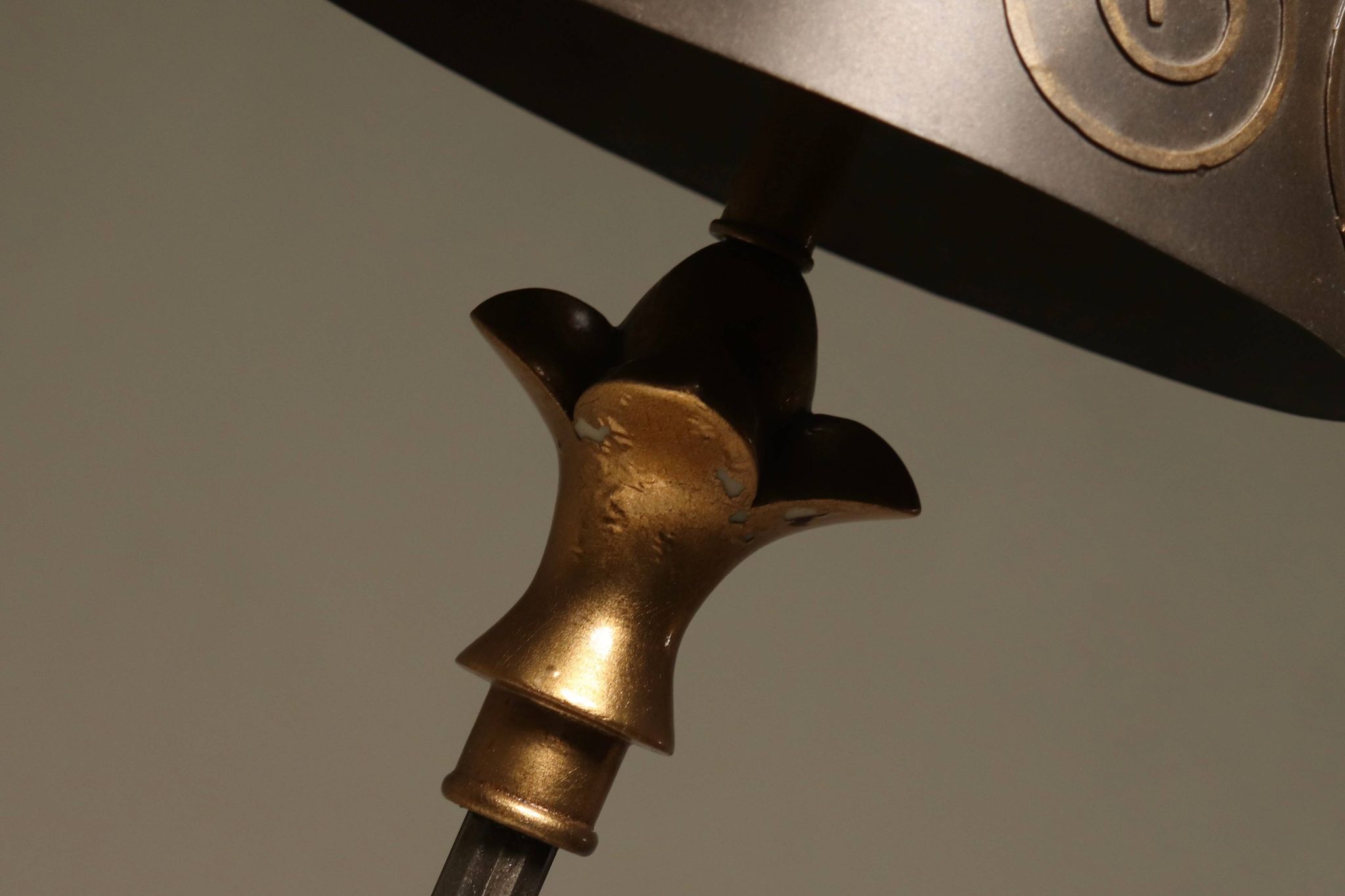 Paire de lampes de table impressionnantes par Lam Lee pour Leeazanne, années 1990.