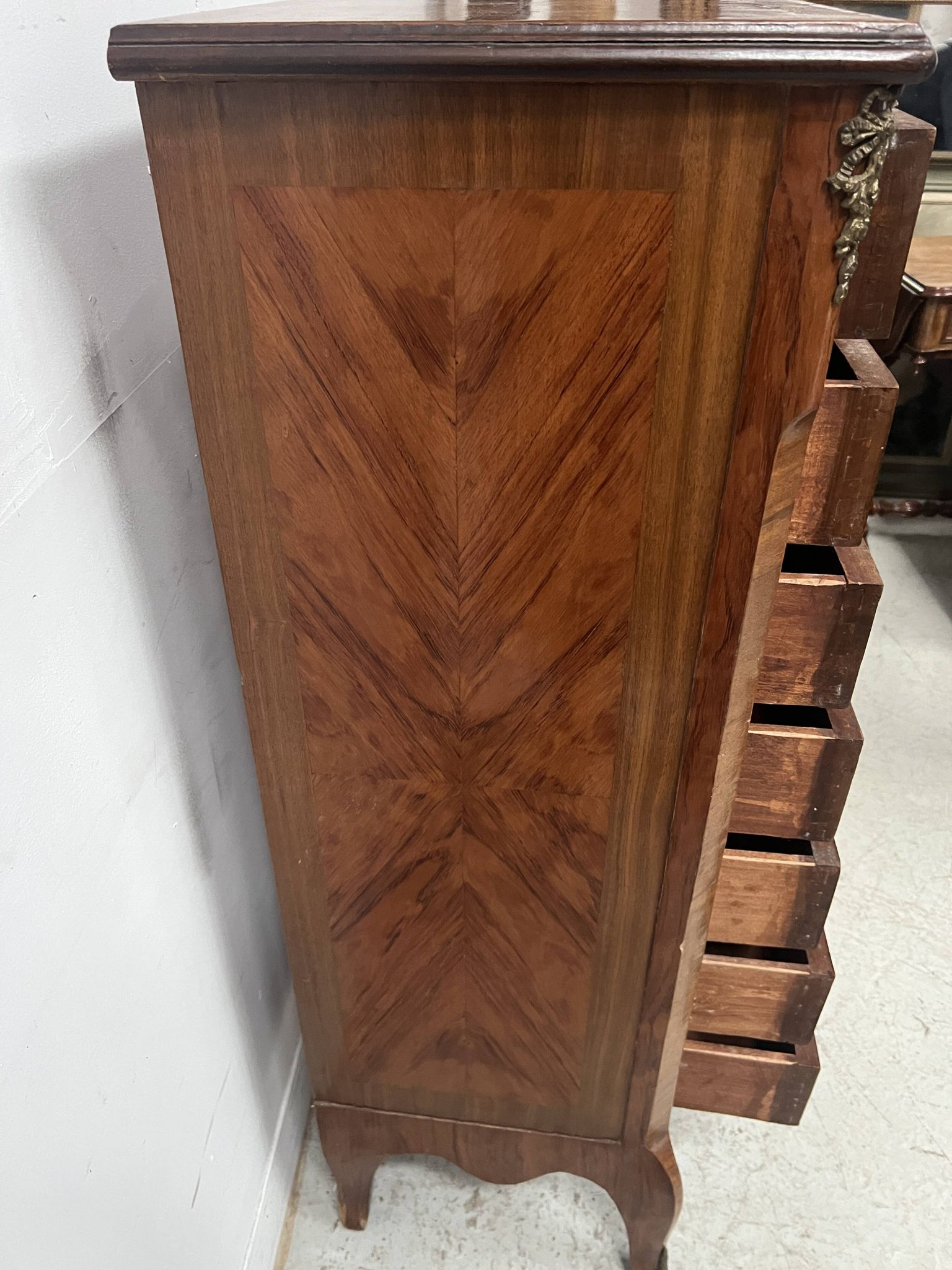 Louis XV style seven-day chest in rosewood veneer, 20th century