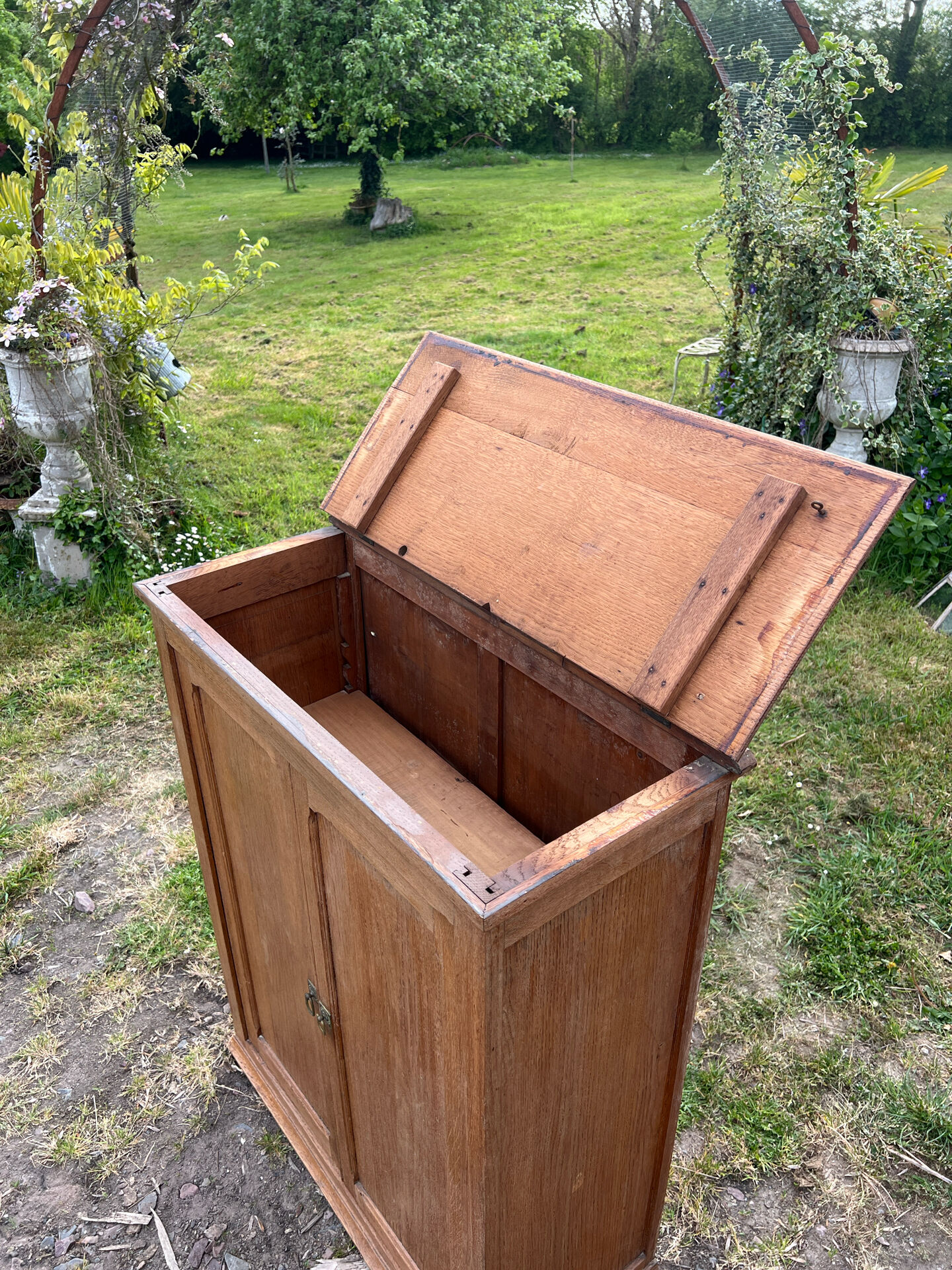 Oak buffet