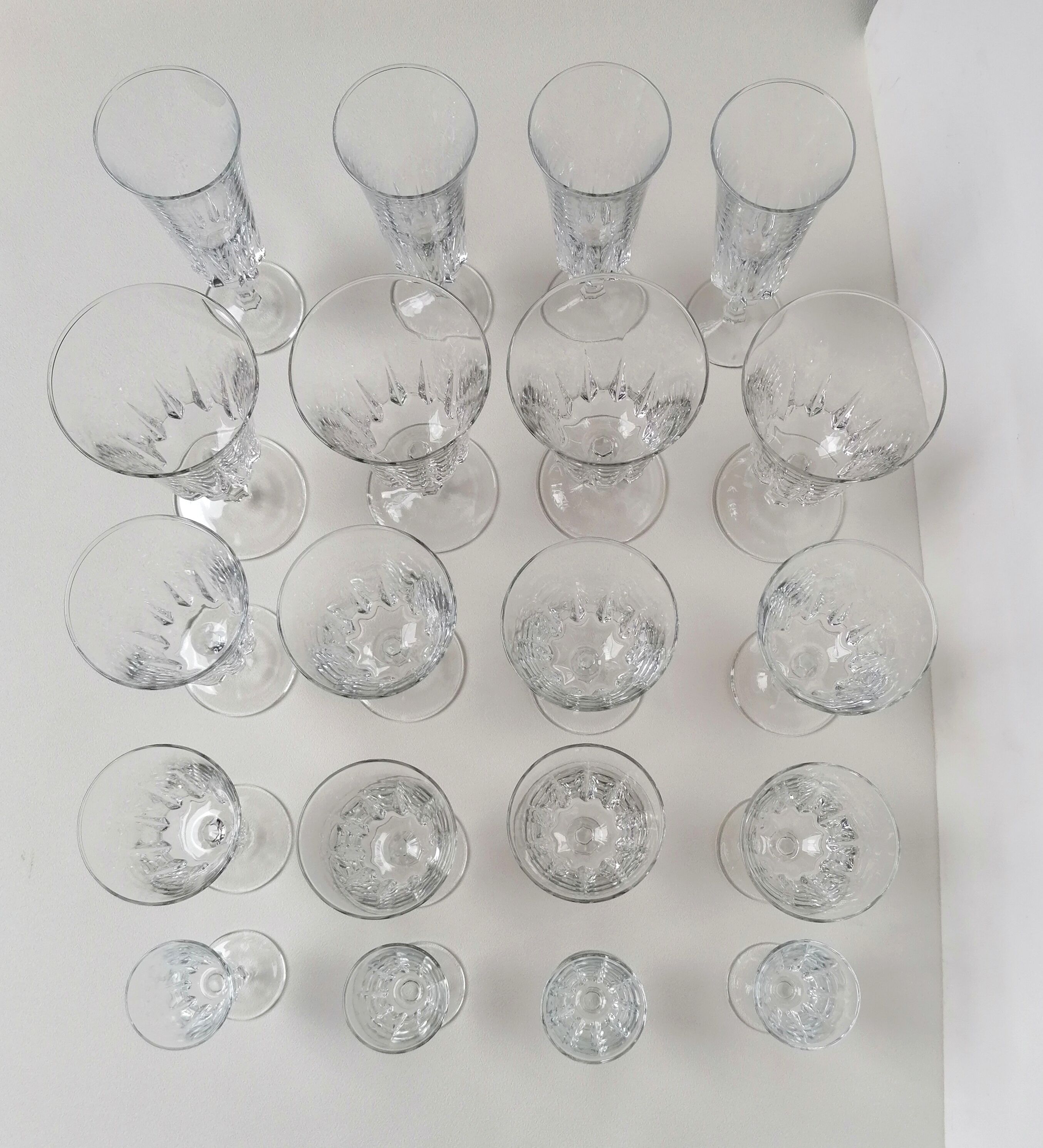 20-piece vintage 70s stemmed glass set