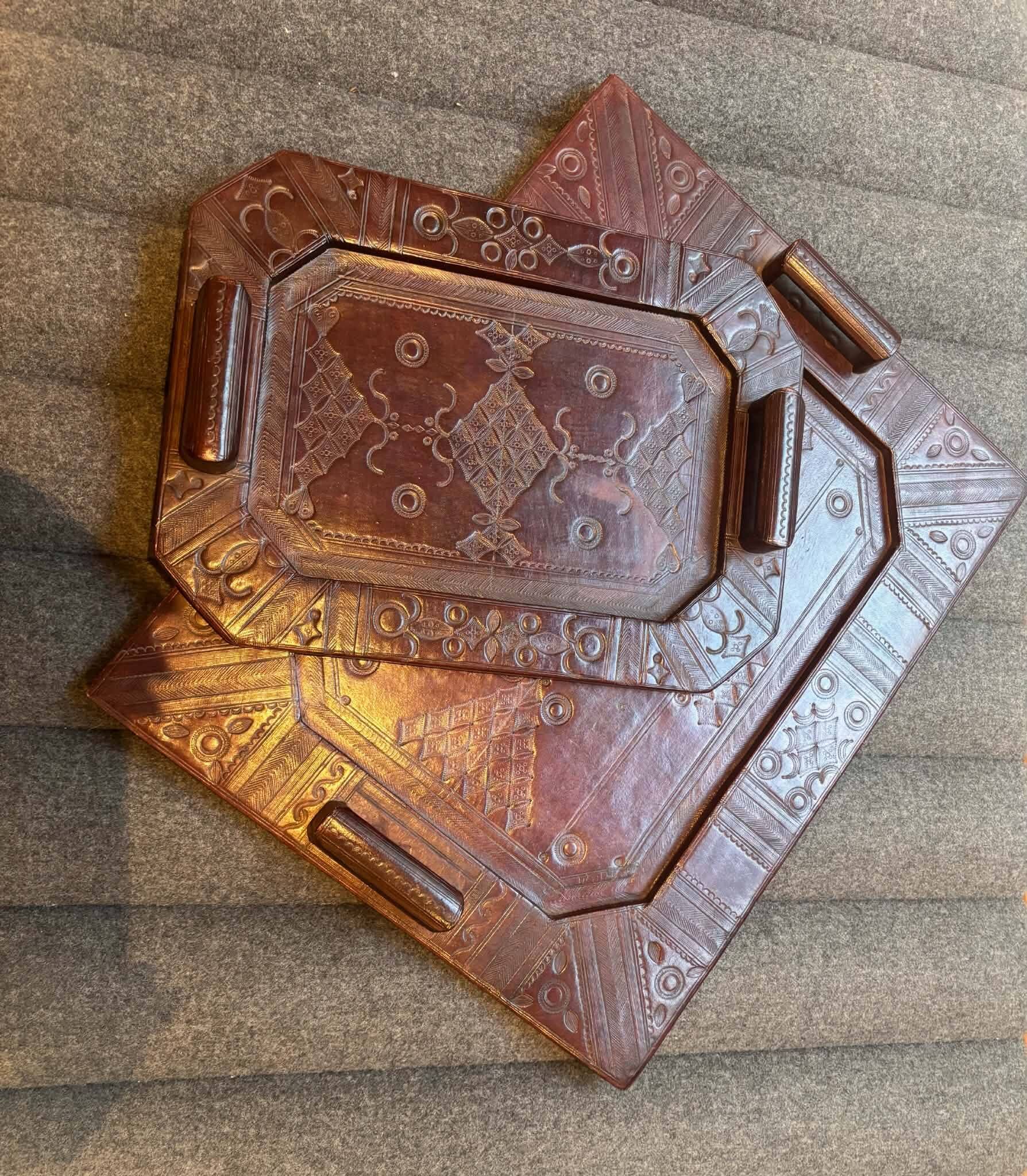 Lot of 2 leather trays