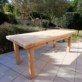 Farm table