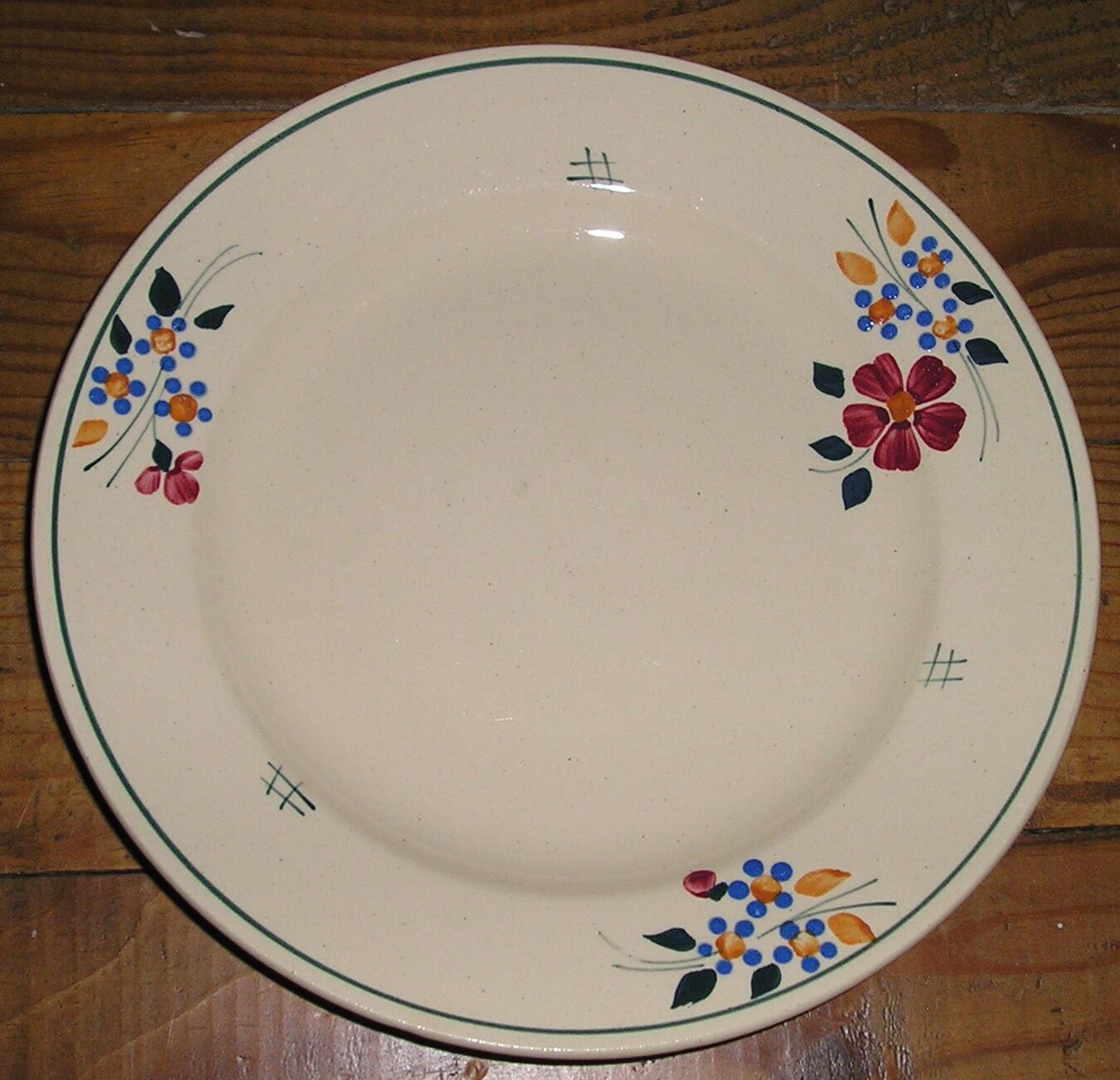 Service of 12 plates and plate with decoration of flowers Amandinoise St Amand