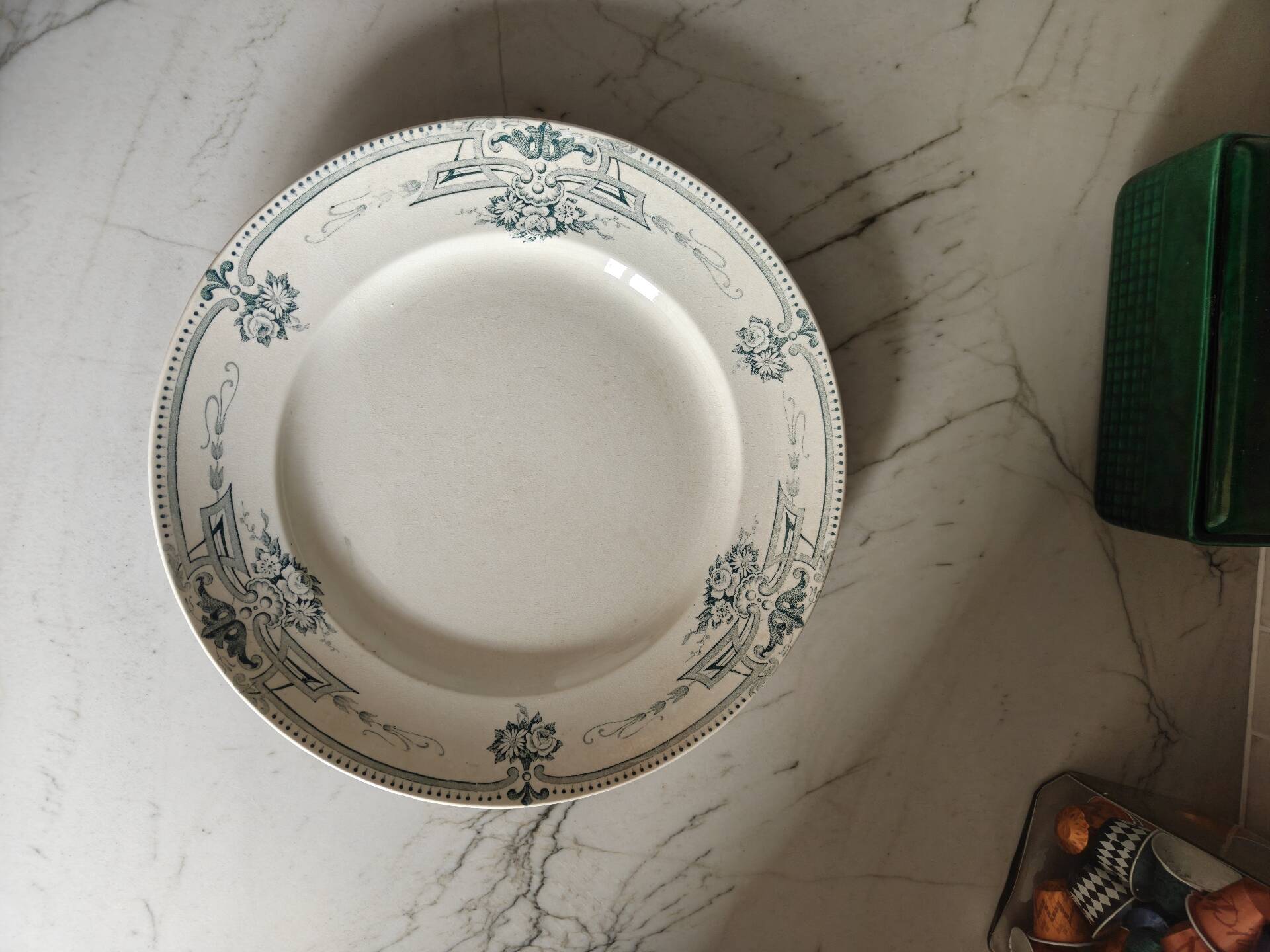 Serving dish