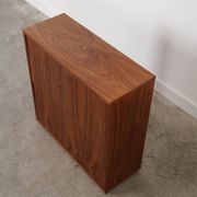 Meuble à chaussures en noyer, design scandinave