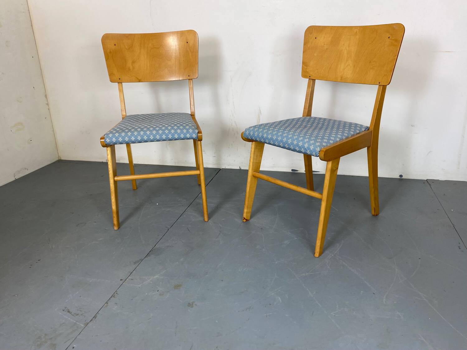 Chaises de salle à manger en hêtre modernistes du milieu du siècle, années 1950, lot de 2