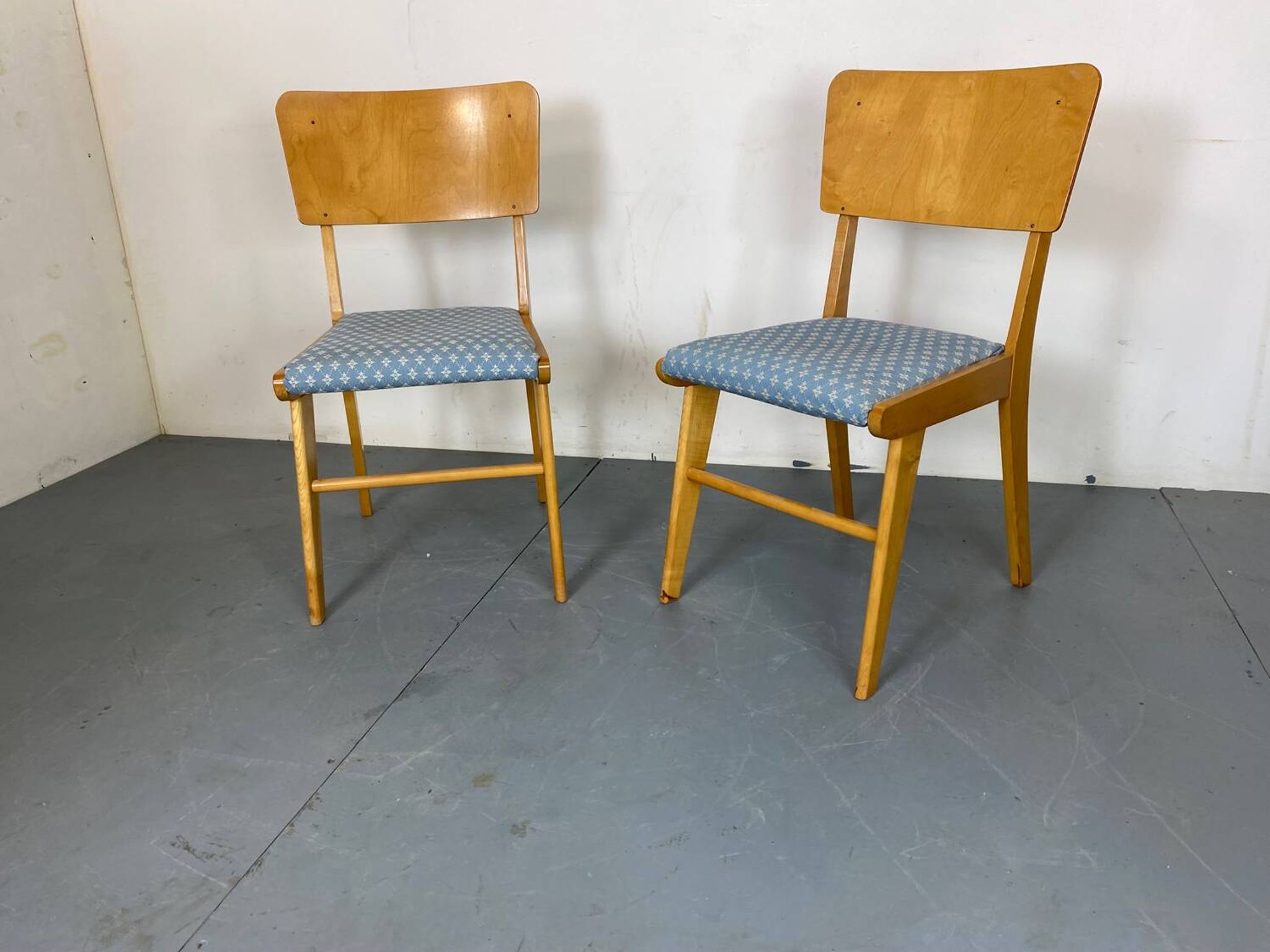 Chaises de salle à manger en hêtre modernistes du milieu du siècle, années 1950, lot de 2