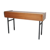 Console metal feet