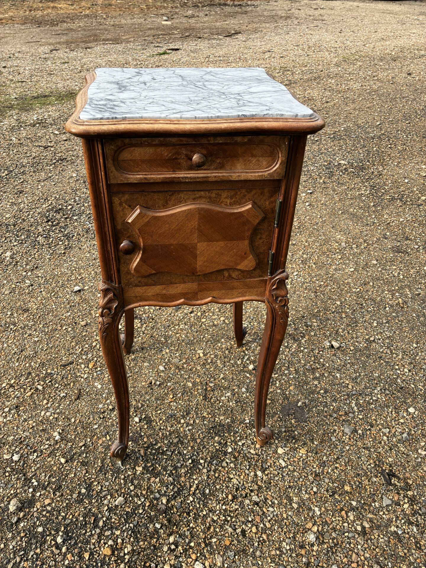 Table de chevet