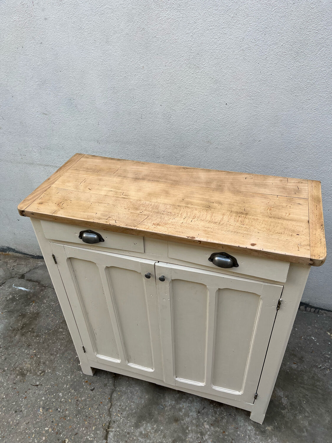 Creamy white Parisian buffet