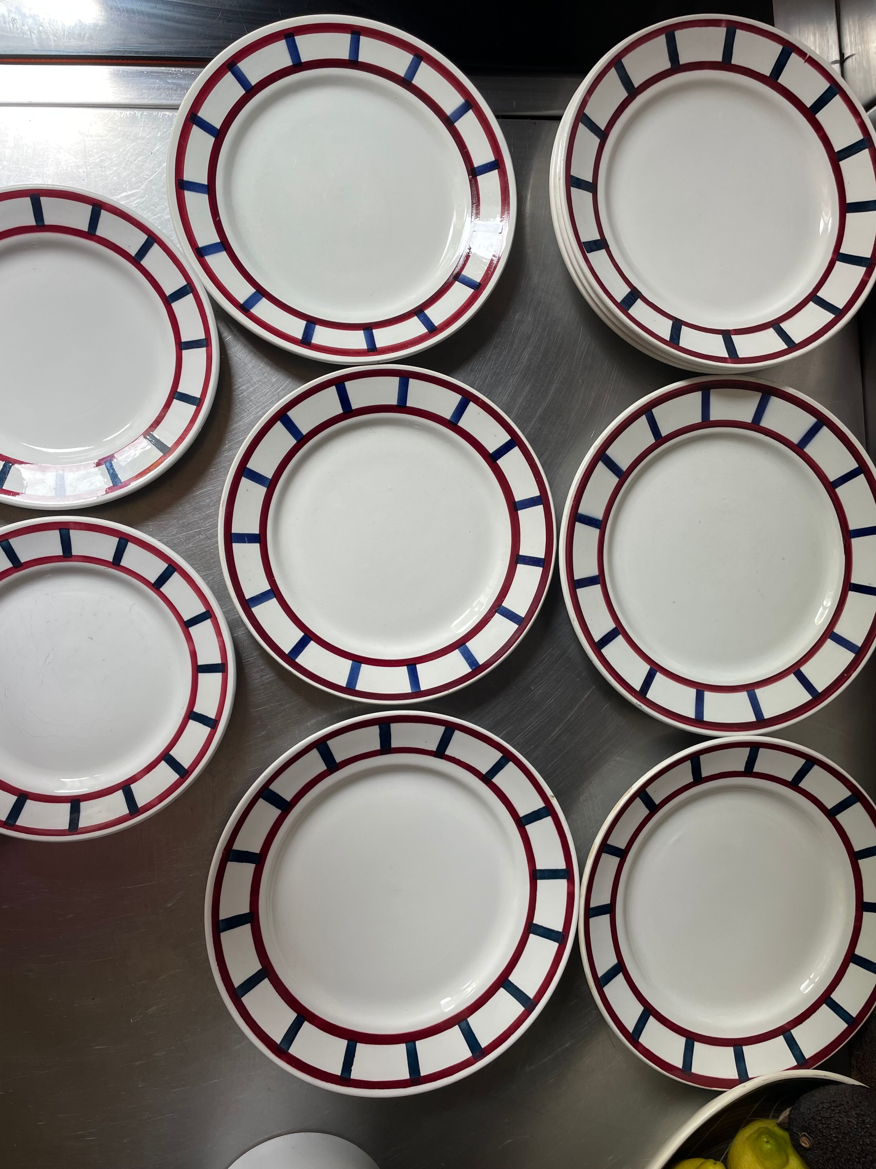 Basque Montereau plates