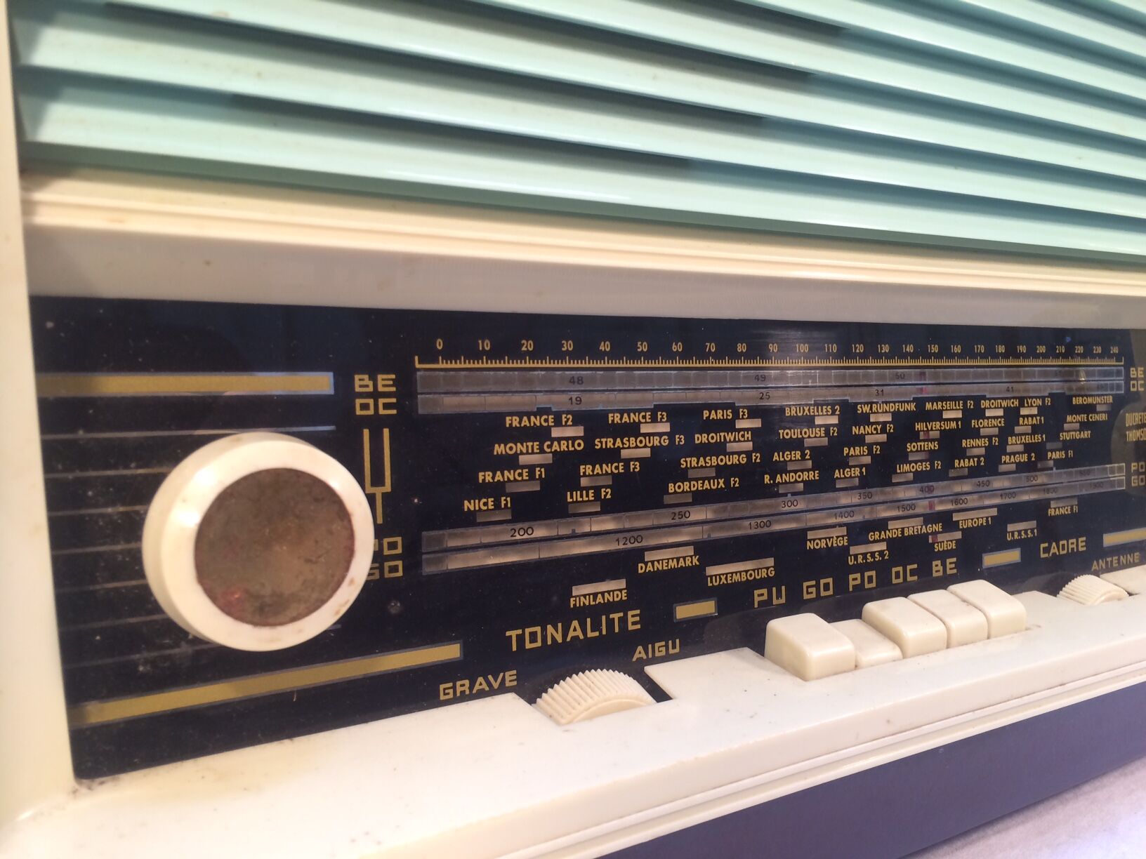 Ancienne radio tsf à lampes ducretet thomson modèle l 934