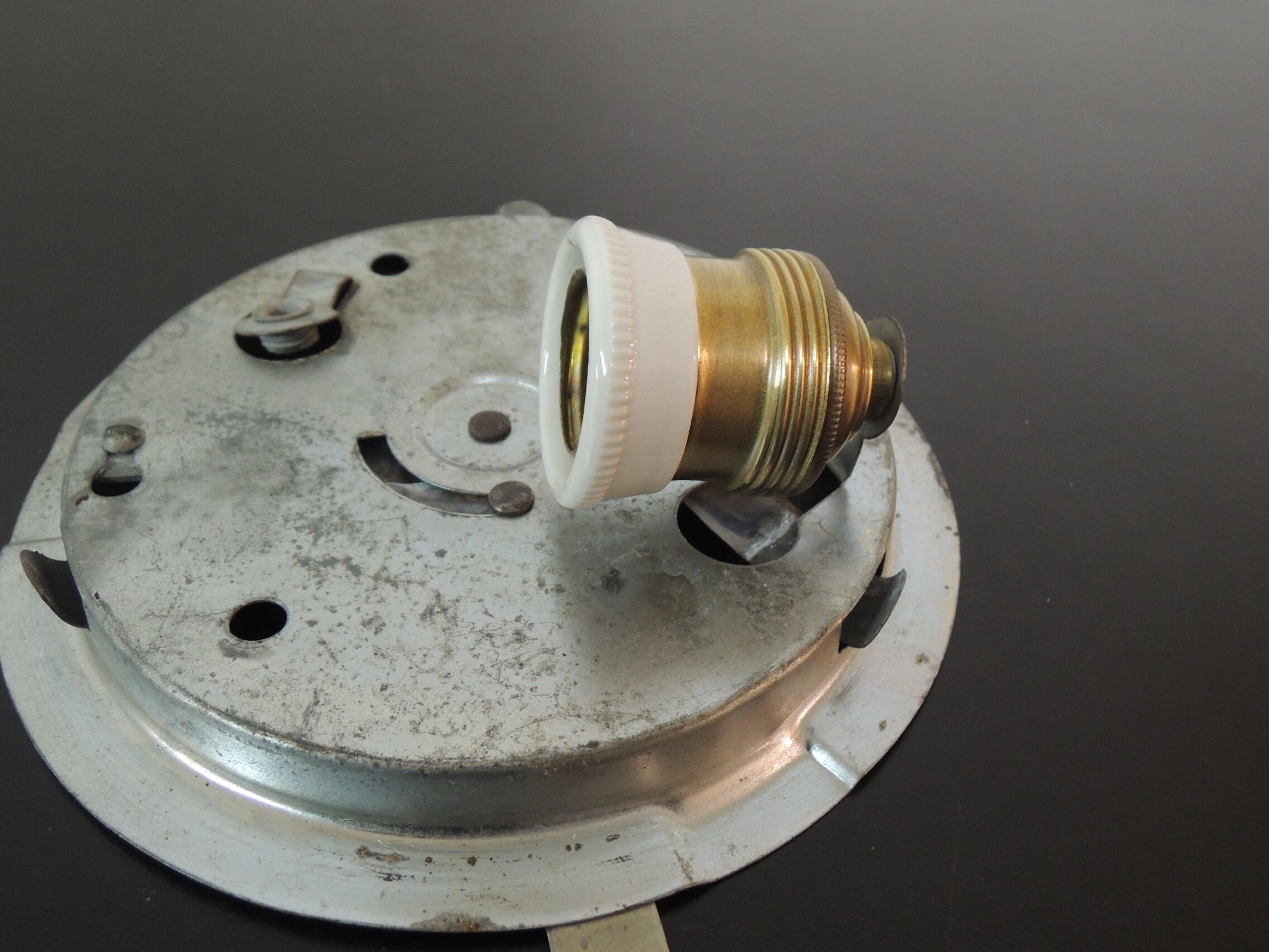 Matte opaline ceiling light