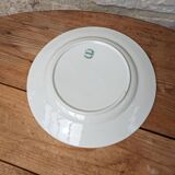 Ancienne assiette en barbotine motif prune Saint Amand Hamage