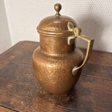 Cafetière en cuivre martelé signée Aug. Dannhauer, Genève – 3/4 L