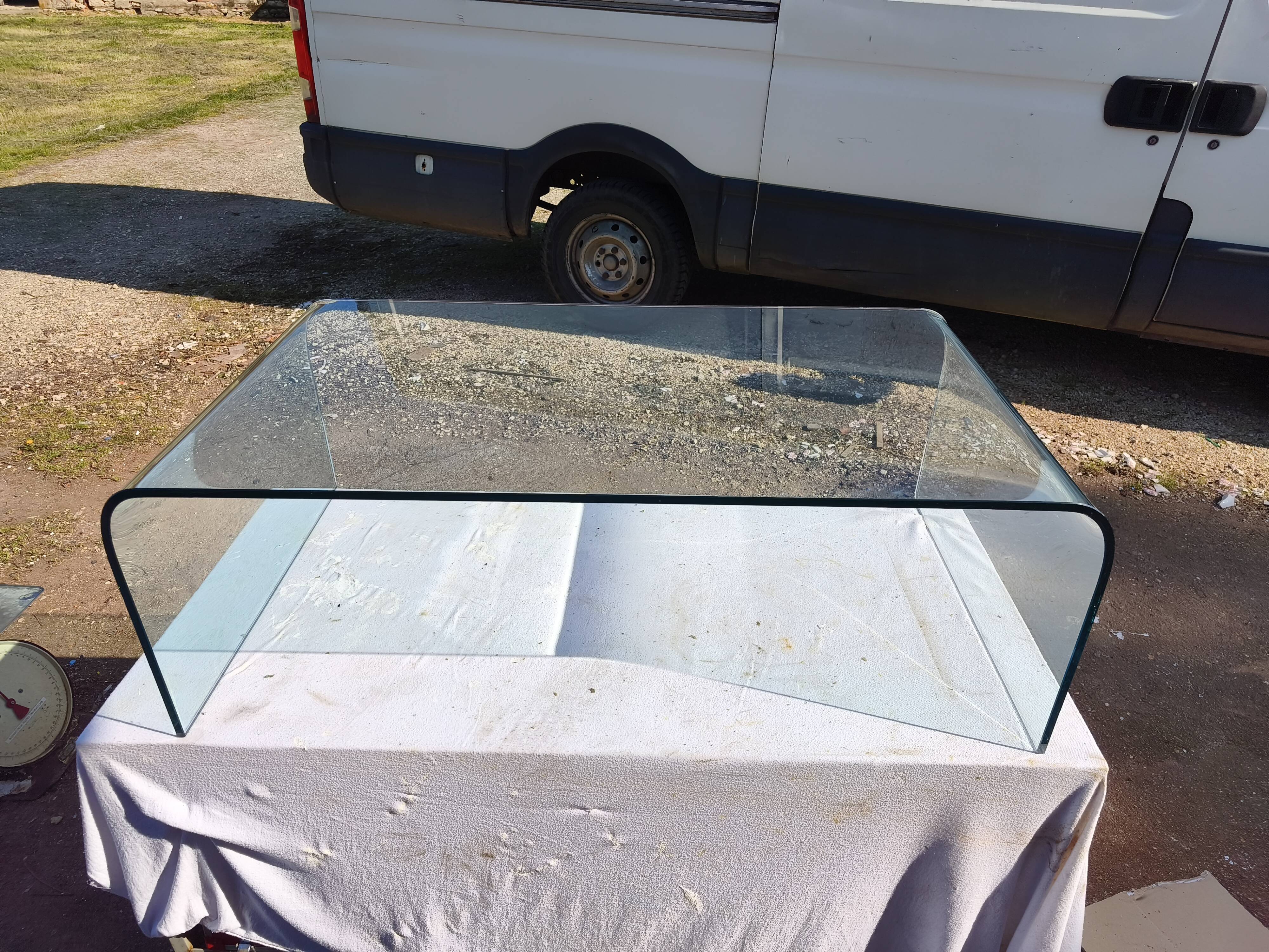 Tempered glass coffee table "Ligne Roset"