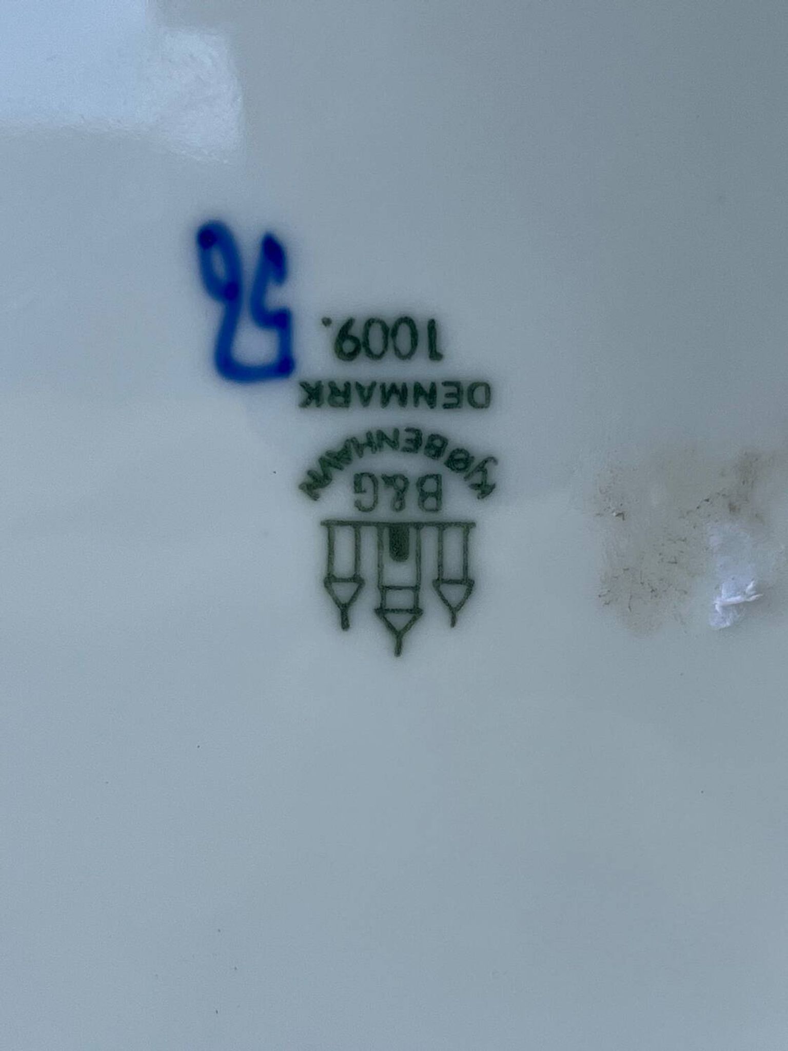Hotel plates