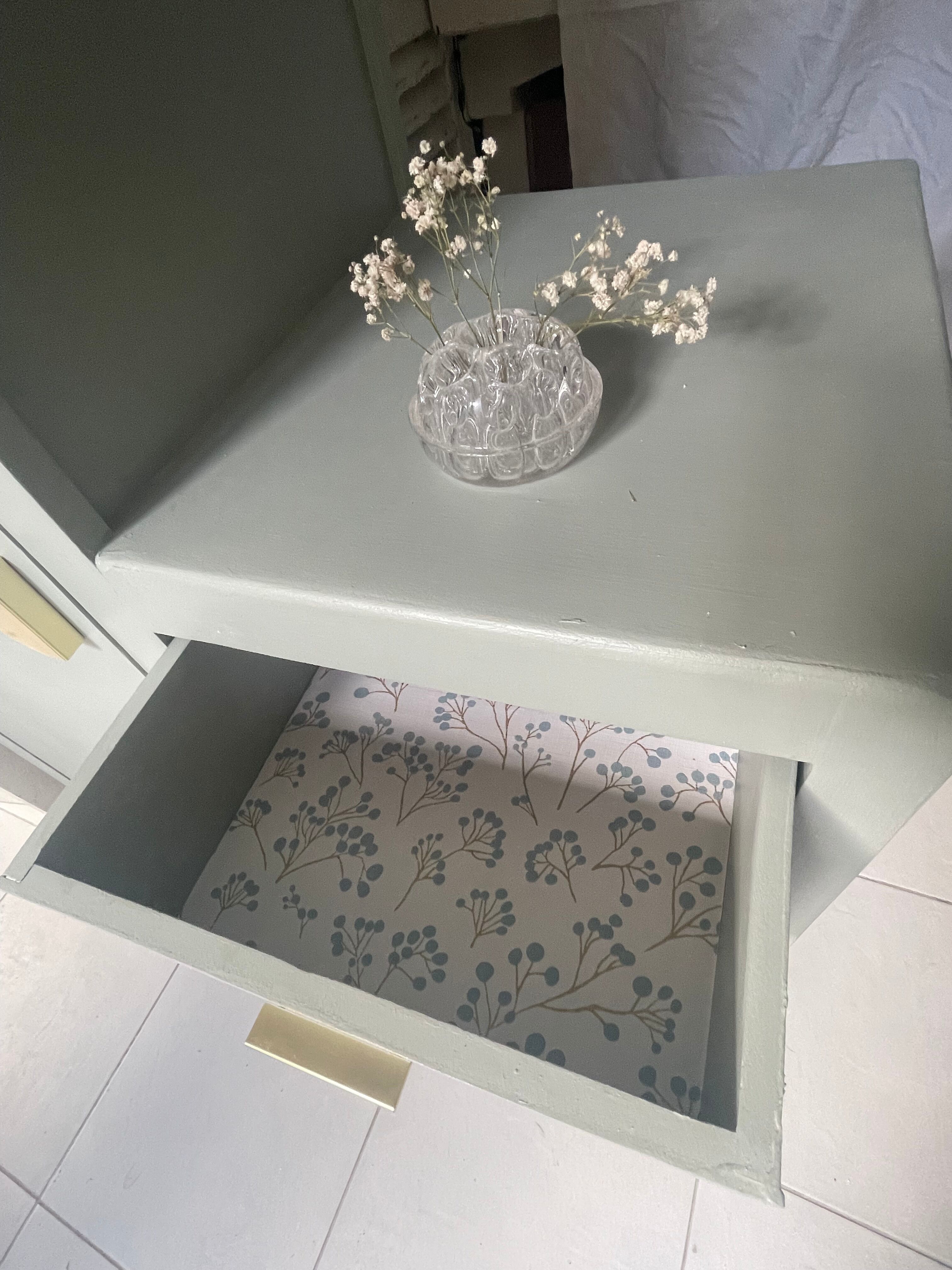 Asymmetrical cabinet