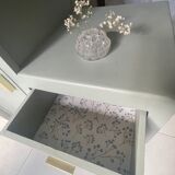 Asymmetrical cabinet