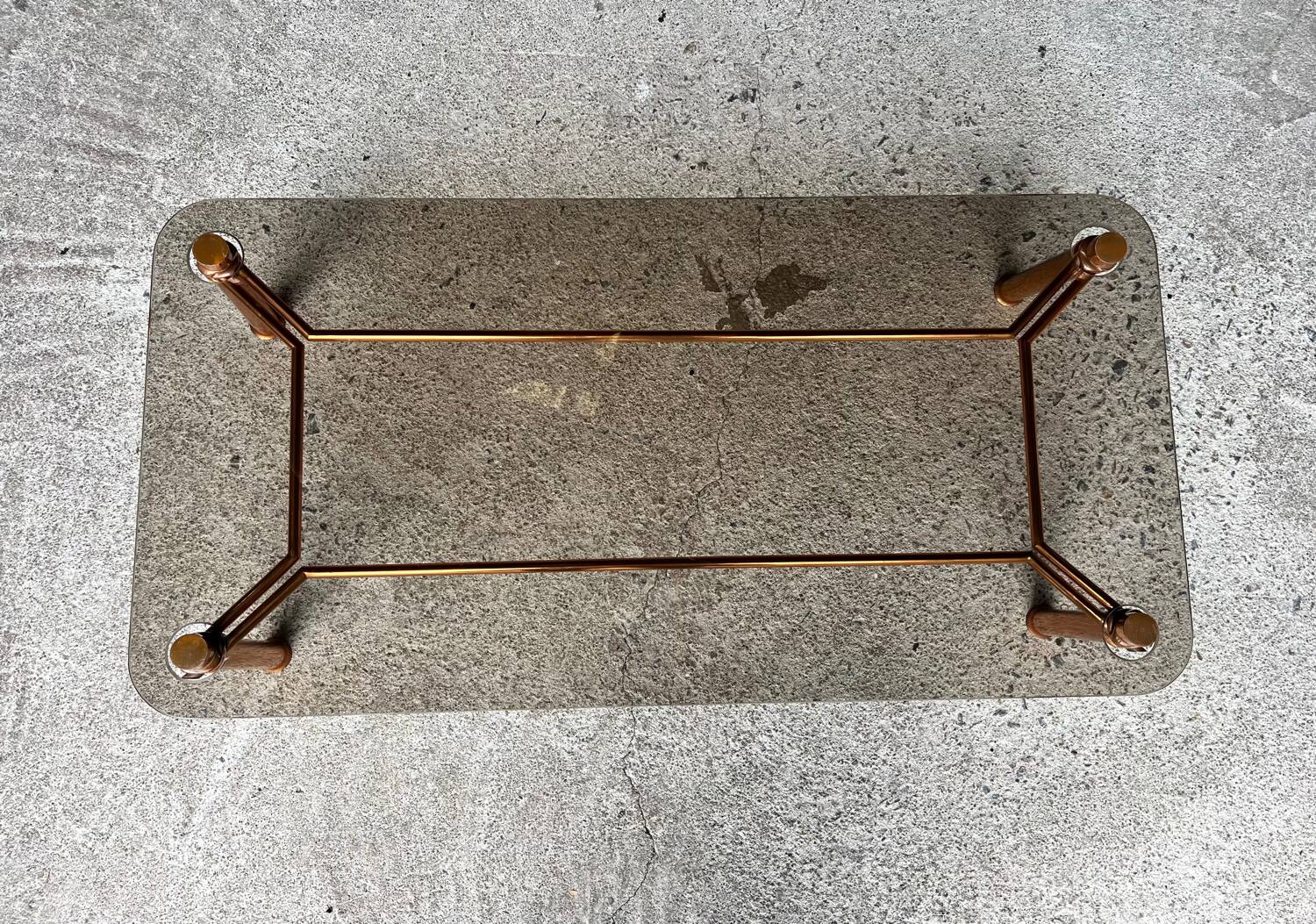 Table basse vintage cuivree 1950