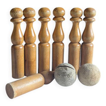Old bowling game