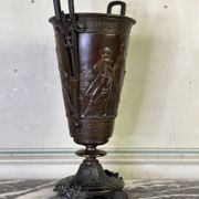 Bronze vase in the antique style, France circa 1880.
