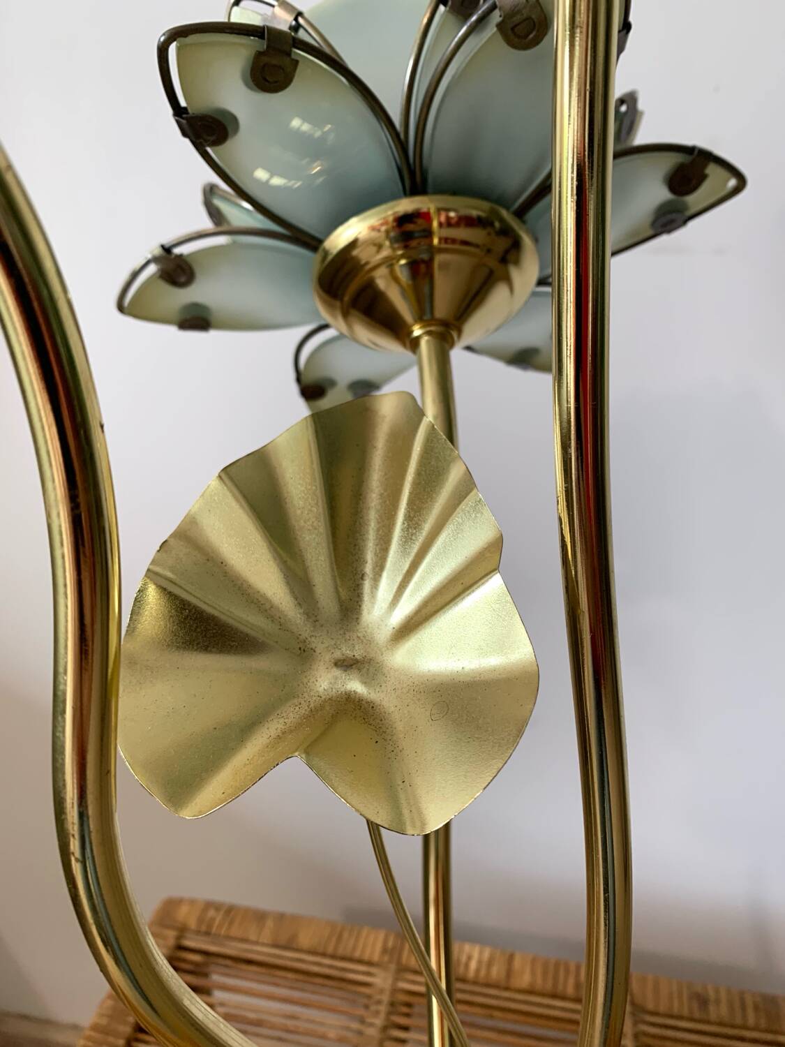 Vintage lotus flower lamp