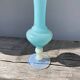 Vase romantique en opaline bleu