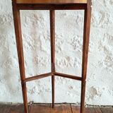 Pedestal table
