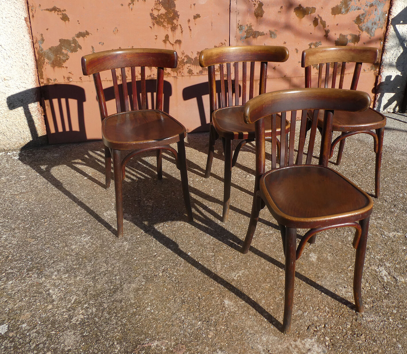 Set of 4 bistro chairs in curved wood Thonet