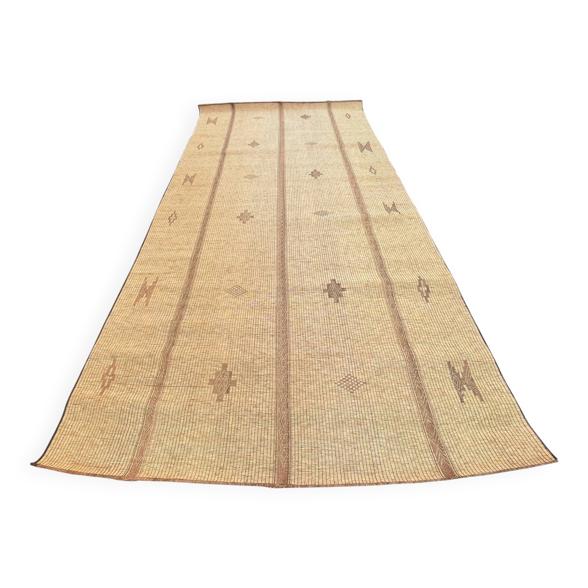 Vintage Tuareg mat in leather and Tuareg reed.