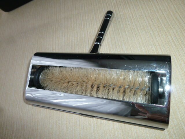 Stainless steel roller crumb picker