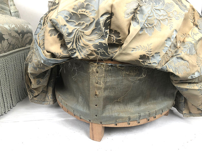 Toad chair and its pouf
