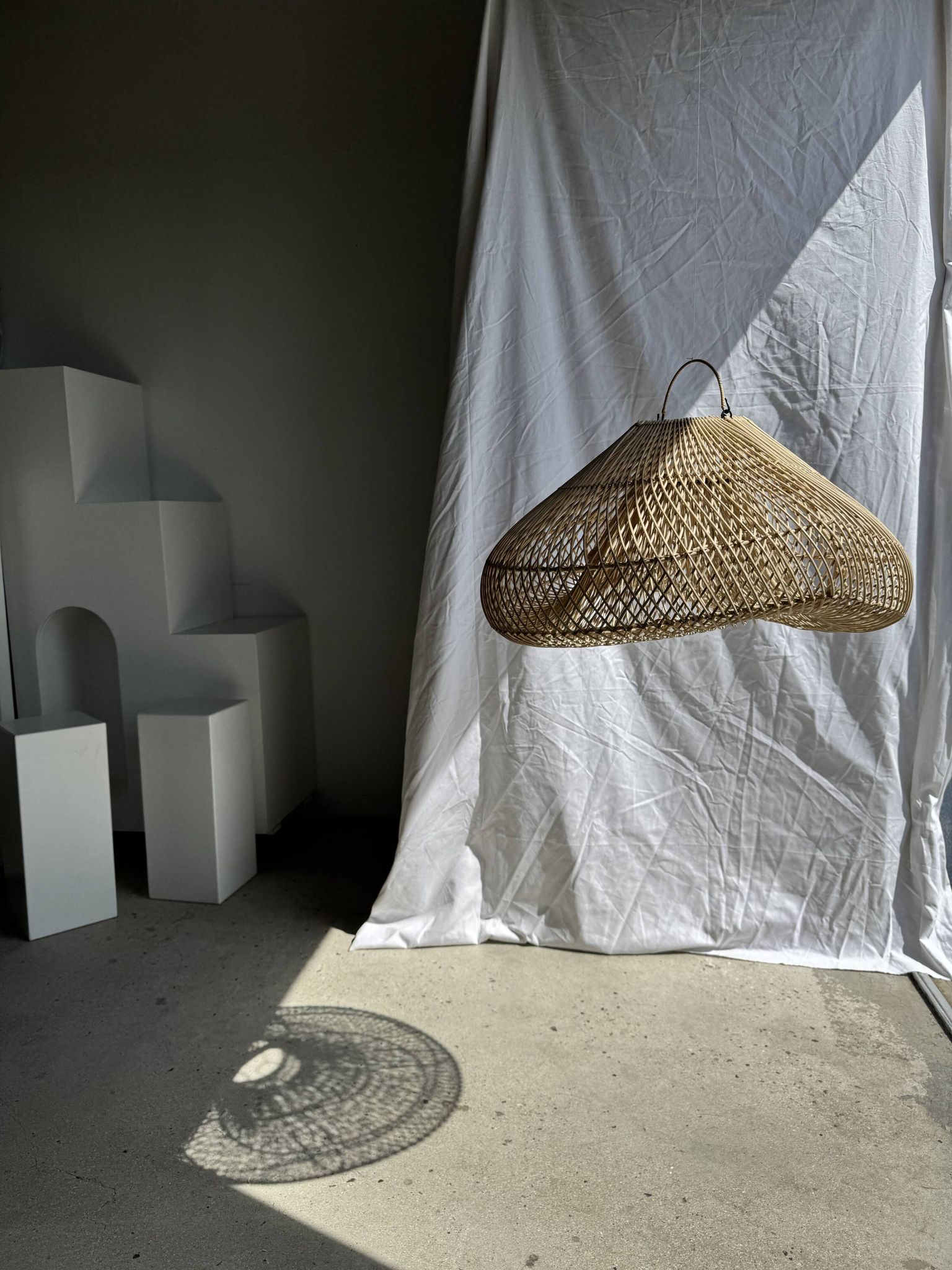 Suspension or rattan lampshade in the shape of a cloud or flattened bubble D60 H35