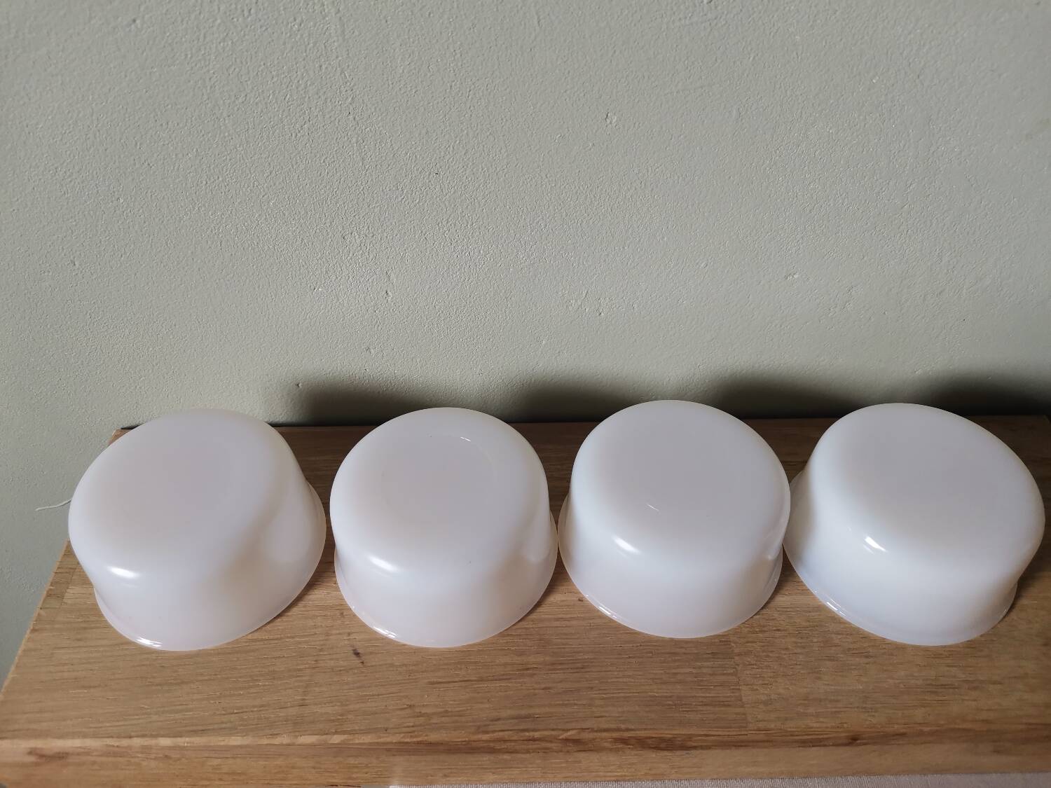 Set of 4 vintage arcopal bowl ramekins white lever France