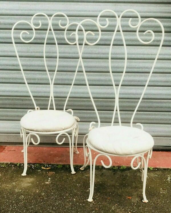 Paire de chaises de jardin en fer forgé patiné XX siècle Fauteuils