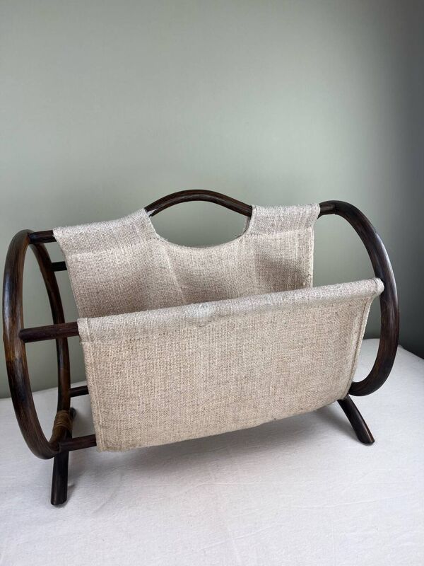 Porte revue vintage en rotin