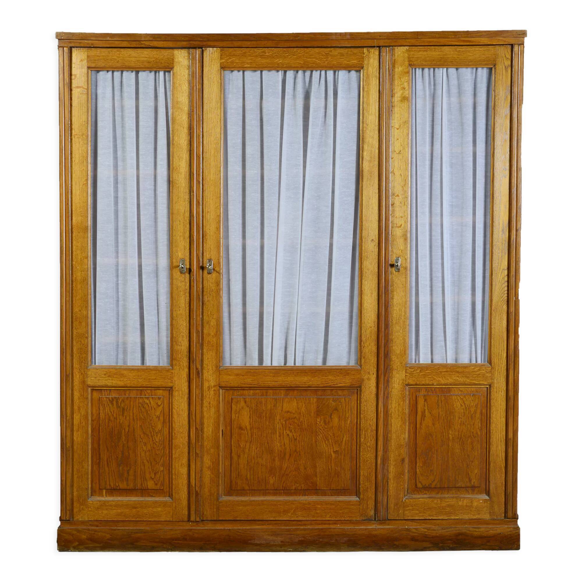 Bibliothèque ou armoire vitrée